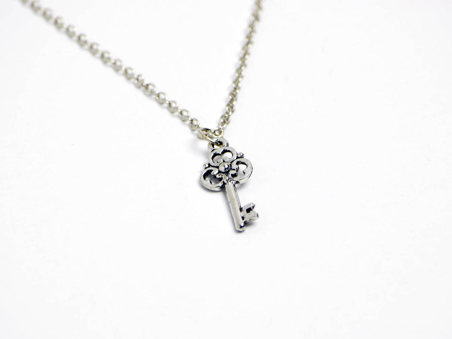 Fancy Clover Key Necklace in Silver