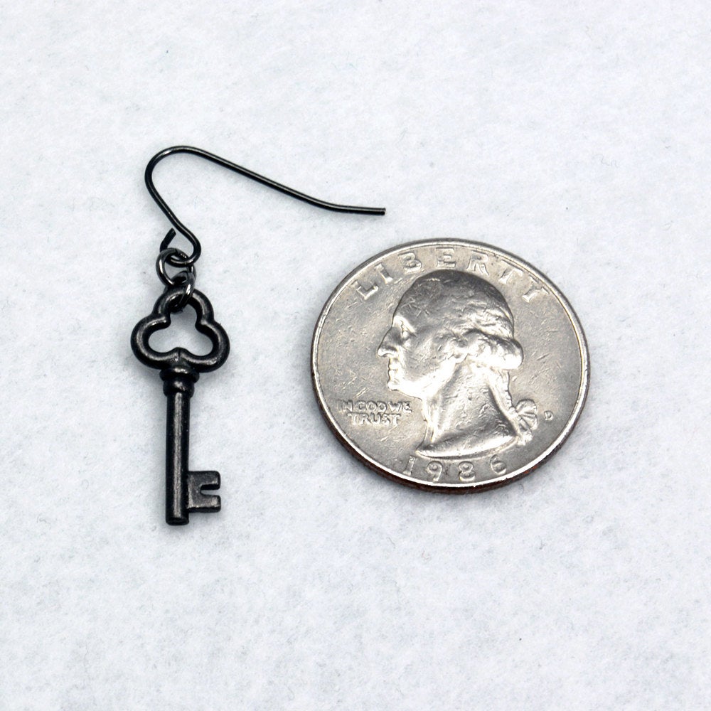 Clover Key Earrings in Gunmetal