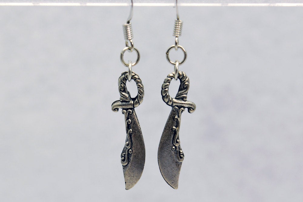Scimitar Jewelry Set in Silver