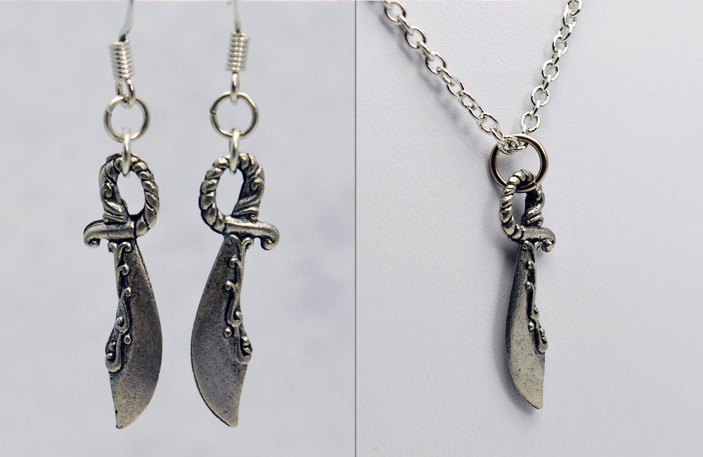 Scimitar Jewelry Set in Silver