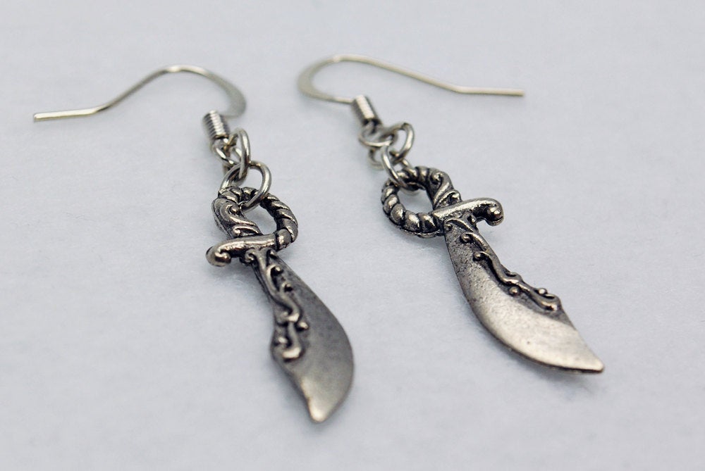 Scimitar Jewelry Set in Silver