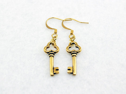 Clover Key Earrings in Gold